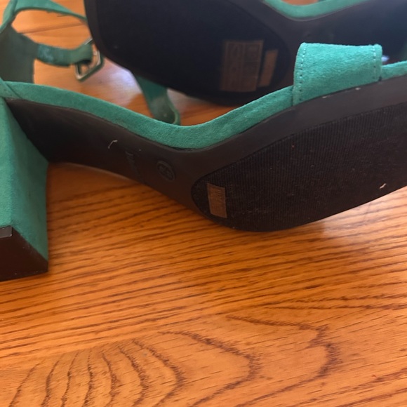 💚 Green 2.5 inch heel Bamboo shoes size 11 💚 - Picture 5 of 6